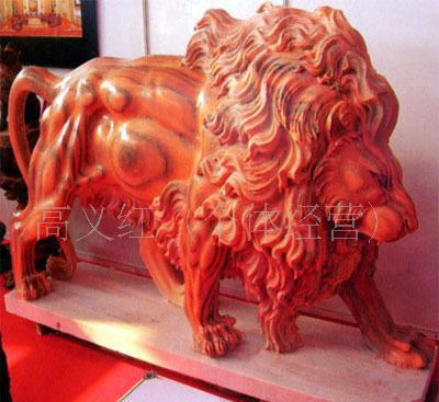 石獅子的藝術(shù)之旅——從傳統(tǒng)持獸到歐式雕塑的文化融合